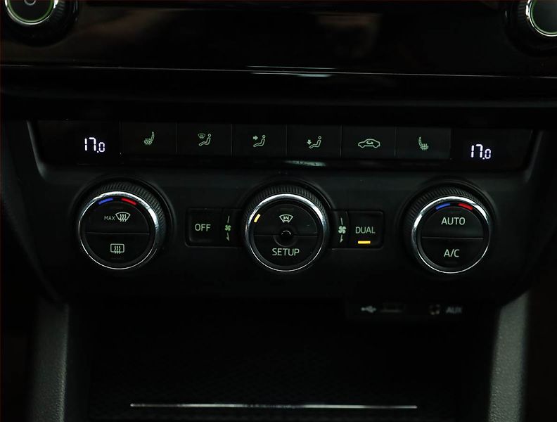 Škoda Octavia (2014) RS 2.0 TDI, Serv.kniha, Xenony - fotka 12 z 18