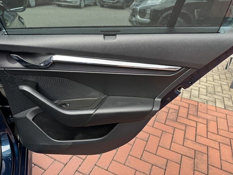 Škoda Octavia (2023) 2.0TDi DSG Ad.LED Webasto - fotka 24 z 50