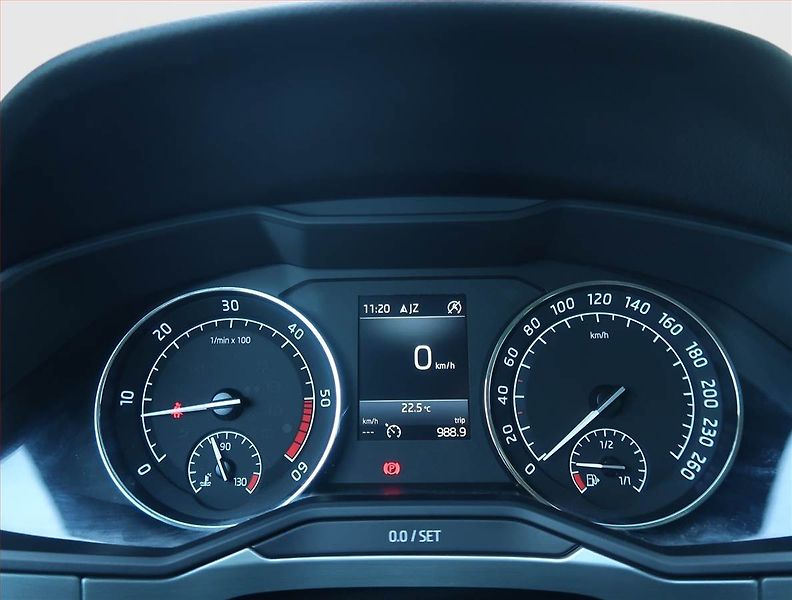 Škoda Superb (2018) Ambition 1.6 TDI, Serv.kniha - fotka 11 z 19