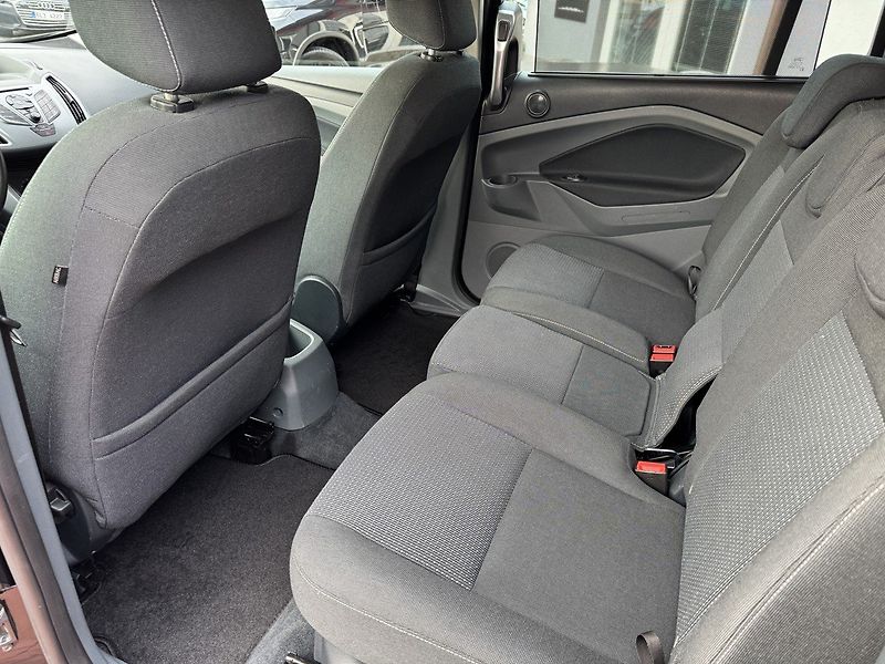Ford Grand C-MAX (2011) 1.6i Ti-VCT Klima Winter Paket - fotka 21 z 49