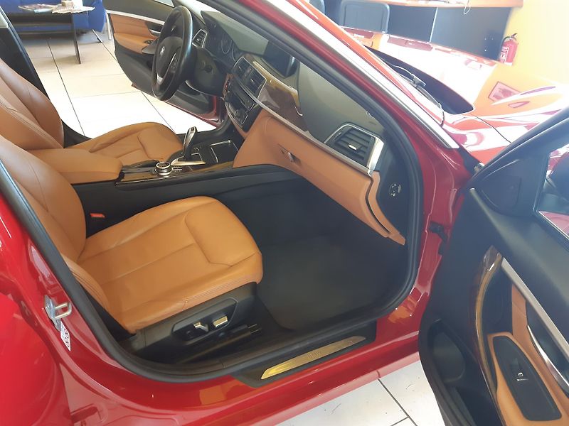 BMW Řada 3 318d Cobi NAVI LED - fotka 28 z 30
