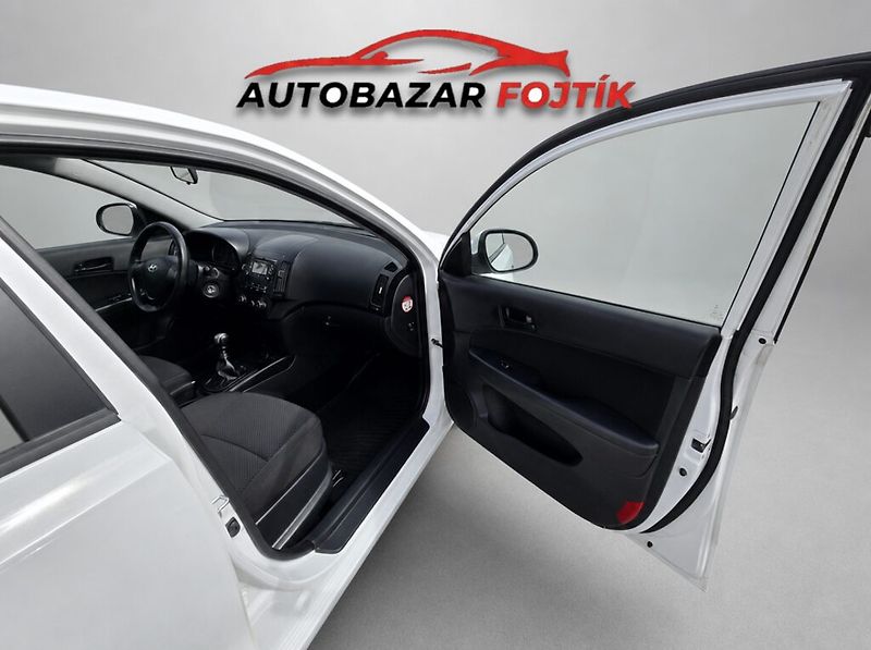 Hyundai i30 (2010) 1.4 CVVT 80KW klima - fotka 18 z 20