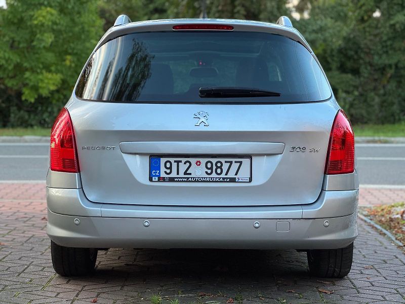 Peugeot 308 1.6i 1.MAJ. ČR GARÁŽOV. 45tkm - fotka 16 z 27