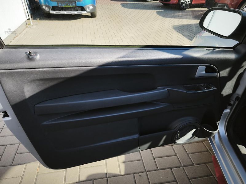 Volkswagen Fox (2009) 1,2 40kW - fotka 17 z 23