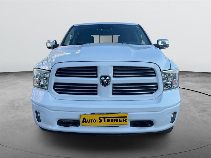 Dodge RAM 5,7 HEMI Big Horn - fotka 1 z 19