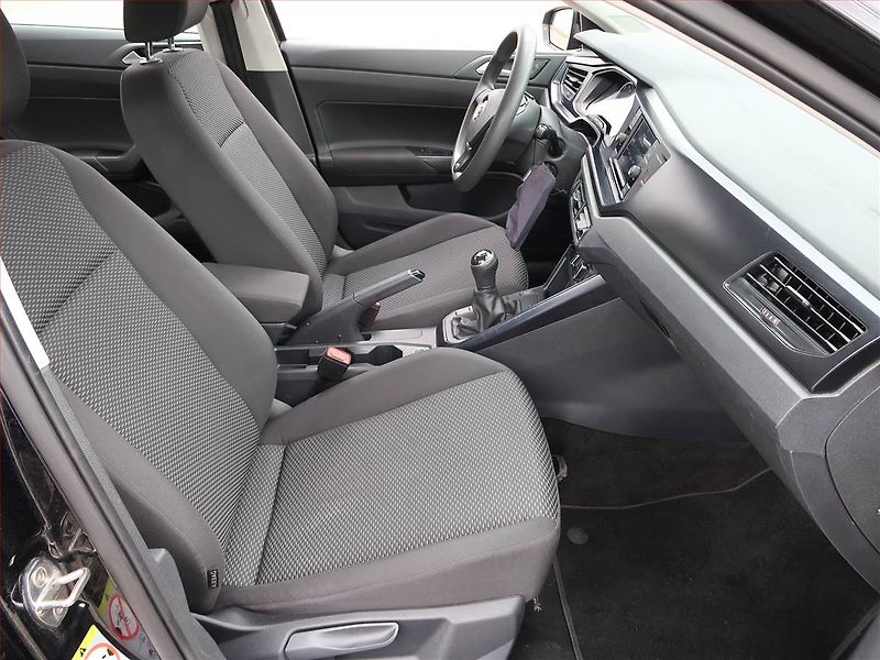 Volkswagen Polo (2019) 1.0 - fotka 9 z 16