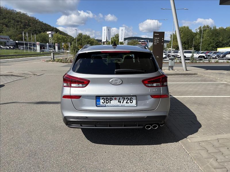 Hyundai i30 1,5 T-GDI DCT  WG FL N-Line - fotka 6 z 23