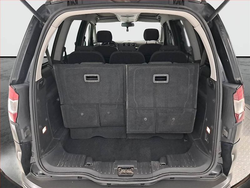 Ford Galaxy (2010) 2.0 TDCi, 7 míst - fotka 13 z 18