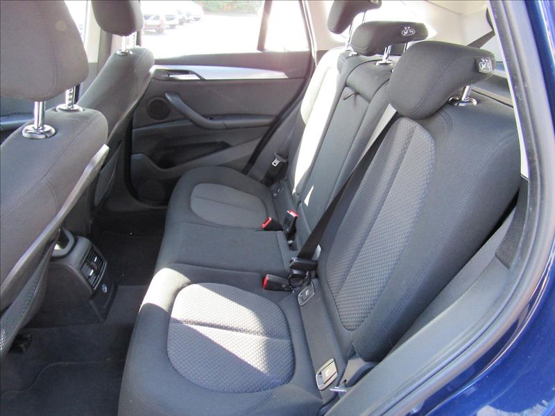 BMW X1 1,5 T sDrive 18i Manuál - fotka 10 z 32