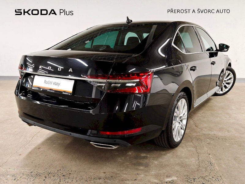 Škoda Superb (2024) 2.0 TSI 206 kW DSG 4x4 L&K - fotka 2 z 28