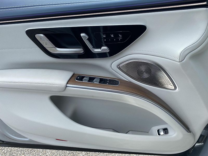 Mercedes-Benz EQS EQS 580 4MATIC AMG - fotka 16 z 24