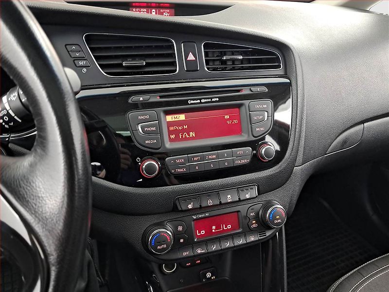 Kia Ceed (2015) 1.6 i, LPG, Tempomat - fotka 12 z 22