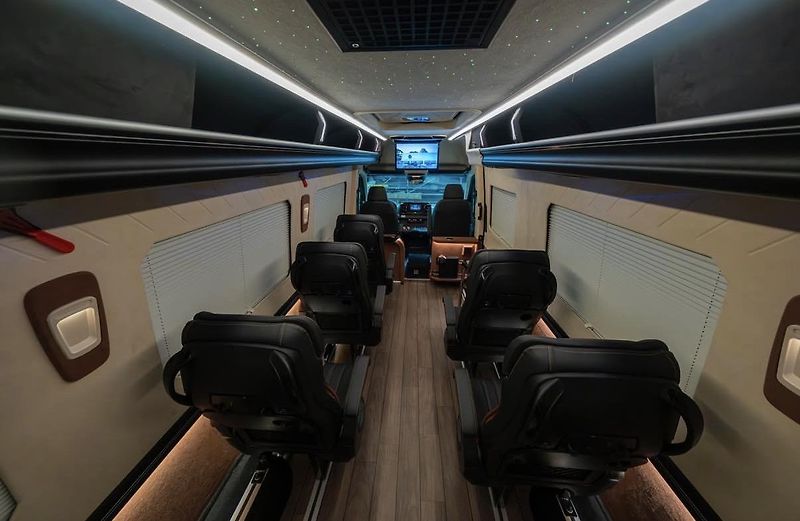 Mercedes-Benz Sprinter (2025) 319CDI B-VIP 9míst - fotka 12 z 22