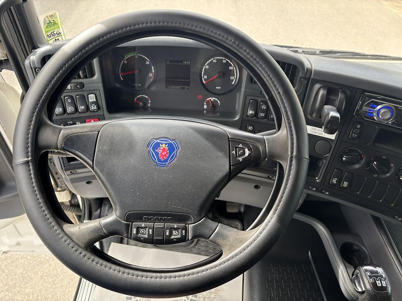 Scania R440 LB 6X2*4 EURO 5 cisterna  - fotka 22 z 26