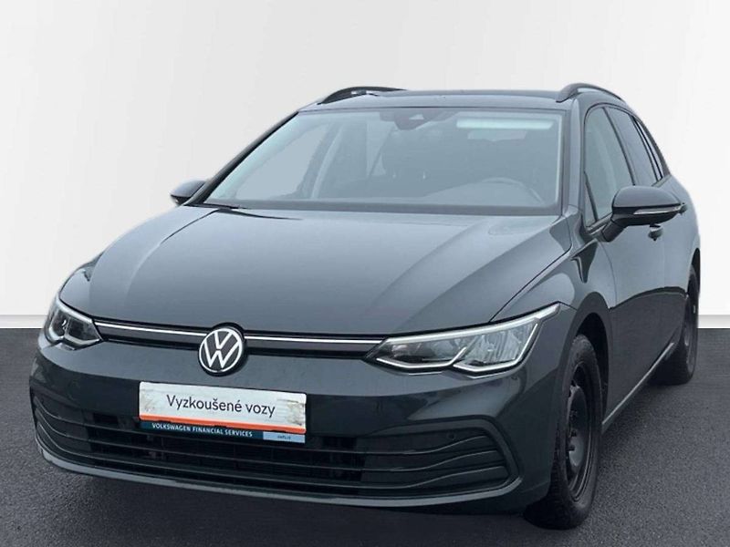 Volkswagen Golf (2022) Variant Life 1,0 TSI - fotka 20 z 20