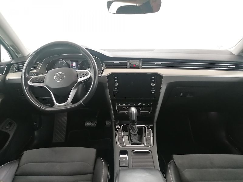 Volkswagen Passat 2,0 TDI DSG ELEGANCE,1.MAJ.ČR - fotka 10 z 16