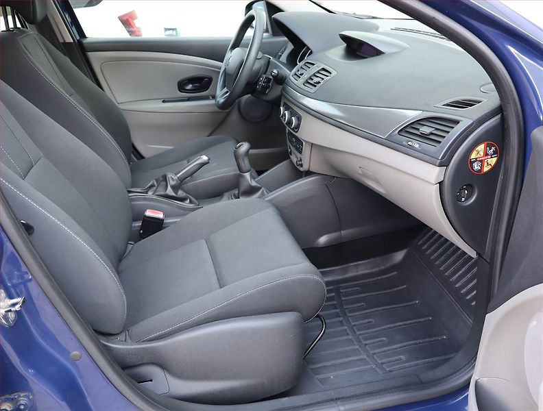 Renault Mégane (2012) 1.5 dCi, Serv.kniha, Tempomat - fotka 9 z 16
