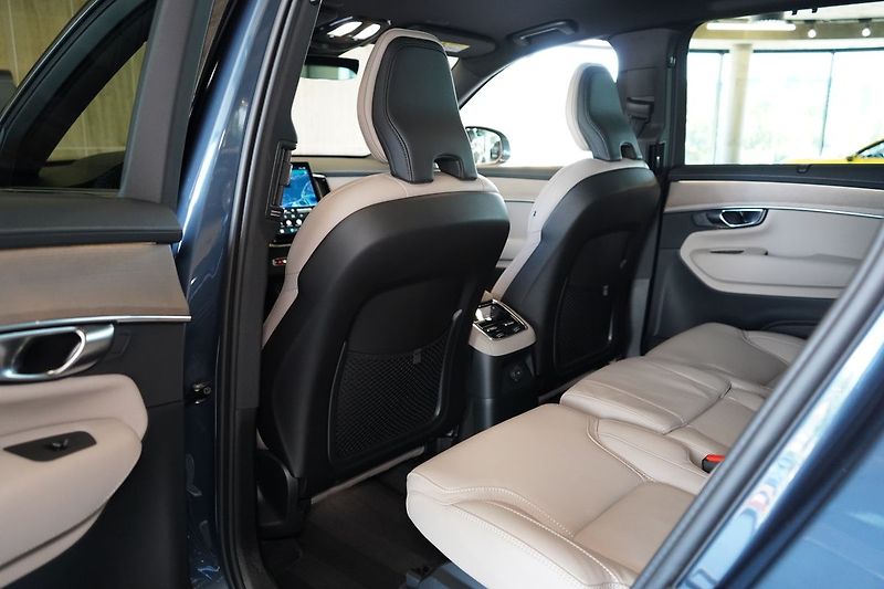 Volvo XC90 T8 PLUS Bright, Ventilace, 360 - fotka 43 z 49