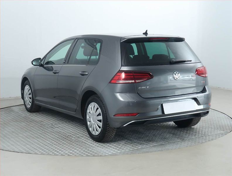 Volkswagen Golf (2017) 1.5 TSI, Navi, Tempomat - fotka 4 z 17