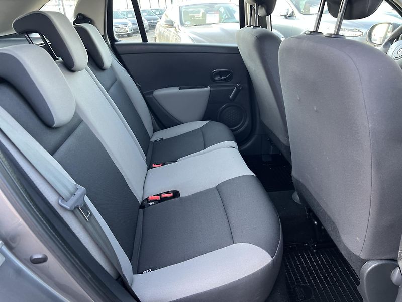 Renault Clio 1.2i 55kw ABS KOUPENO V ČR  - fotka 24 z 29