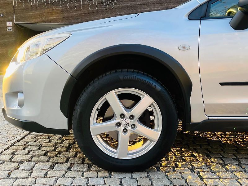 Subaru XV 1.6i 4x4 MAN SENZORY SERVISKA - fotka 36 z 36