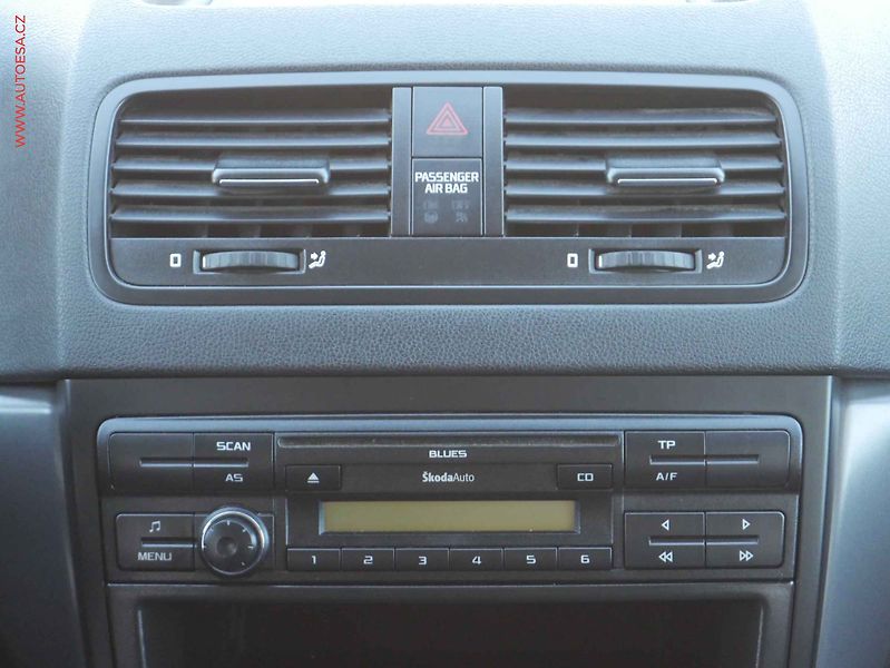 Škoda Yeti (2011) 1.4TSi, 2.maj,ČR, AC, TZ - fotka 11 z 15