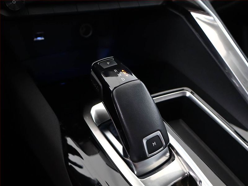 Peugeot 3008 (2017) 1.6 BlueHDi, Automat - fotka 11 z 19