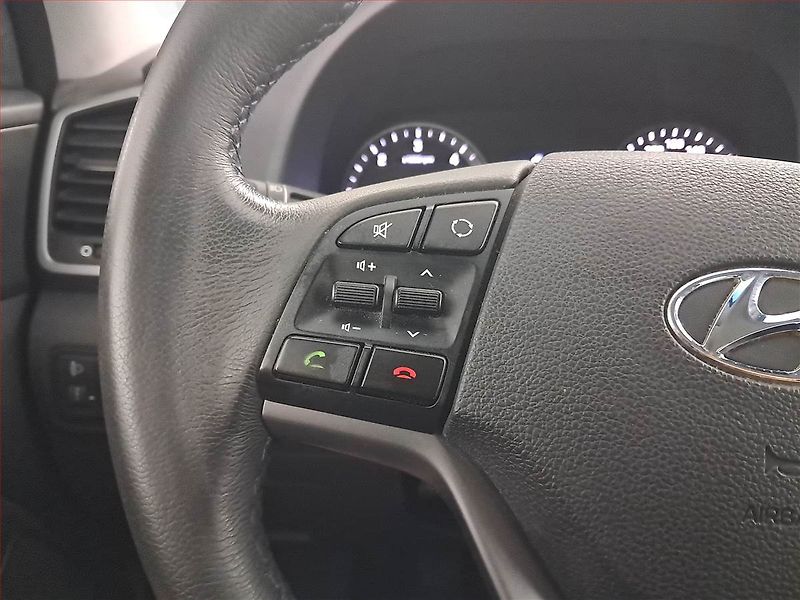 Hyundai Tucson (2016) 1.7 CRDi, Serv.kniha, Tempomat - fotka 16 z 19