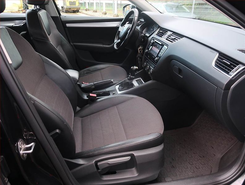 Škoda Octavia (2015) Ambition 2.0 TDI, Automat - fotka 9 z 20