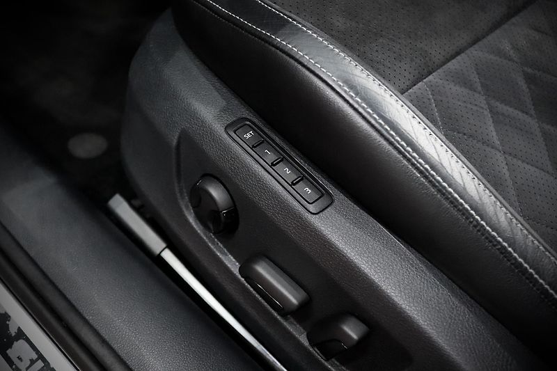 Škoda Superb 2.0 TSI 162 kW DSG Sportline - fotka 15 z 50