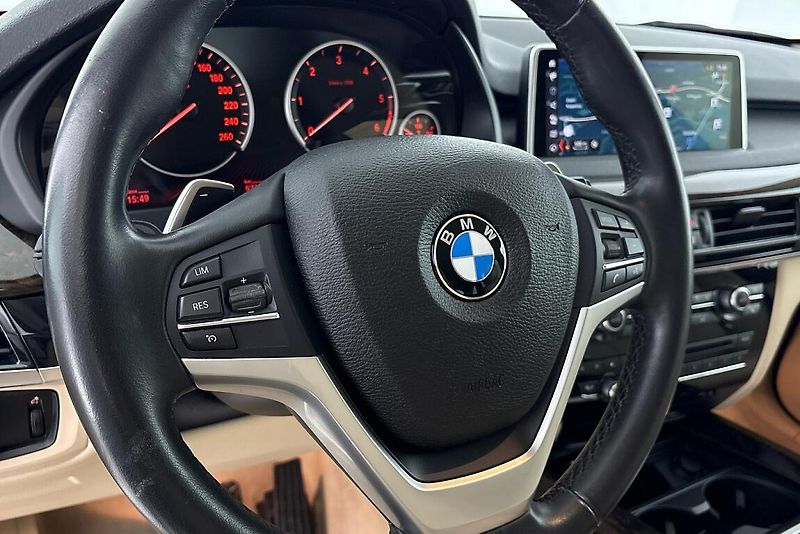 BMW X5 xDrive30d - fotka 23 z 26