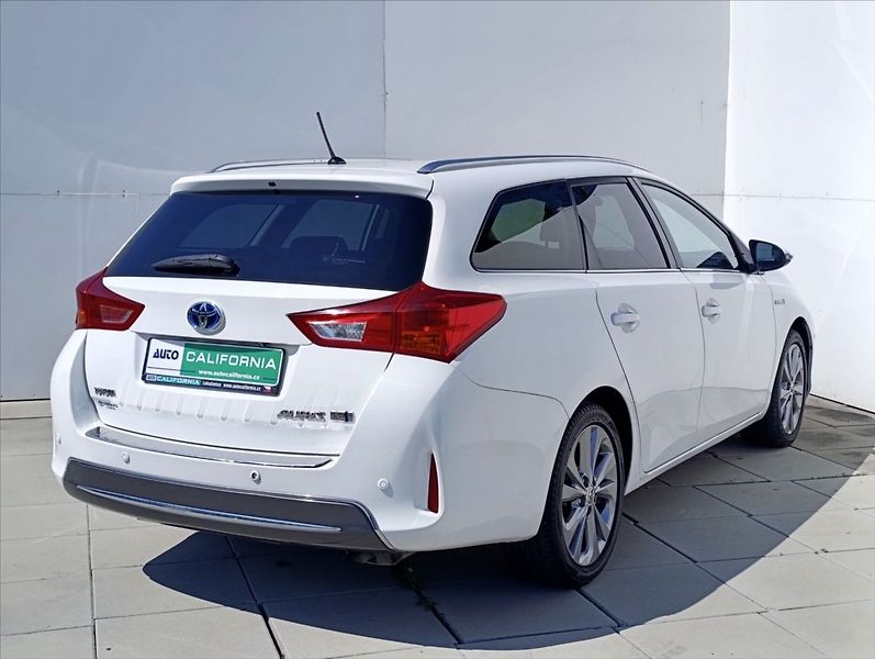 Toyota Auris 1,8 i HYBRID AT KAMERA NAVI - fotka 7 z 39