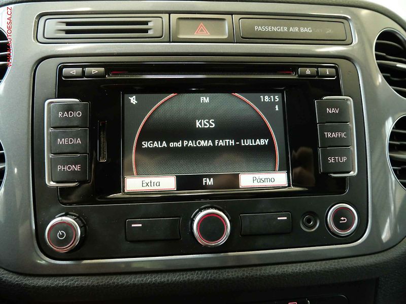 Volkswagen Tiguan (2012) 2.0TDi 4x4, DSG, navi, xenon - fotka 16 z 19