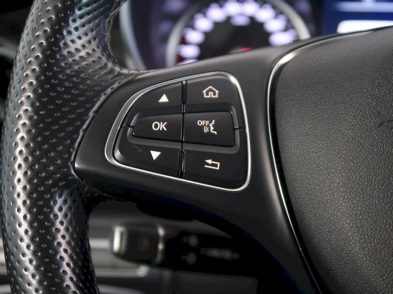 Mercedes-Benz Třídy V (2020) 300d L EXCLUSIVE WEBASTO BURME - fotka 21 z 39