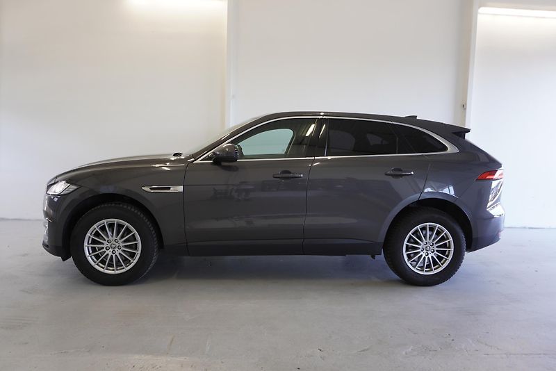 Jaguar F-Pace 2.0D 132kW PRESTIGE - fotka 8 z 28