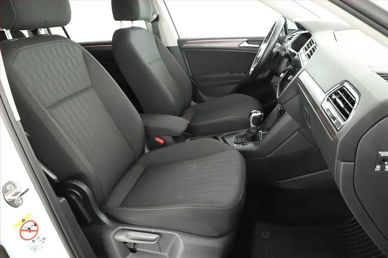 Volkswagen Tiguan Allspace (2023) Life 2.0 TDI - fotka 7 z 16