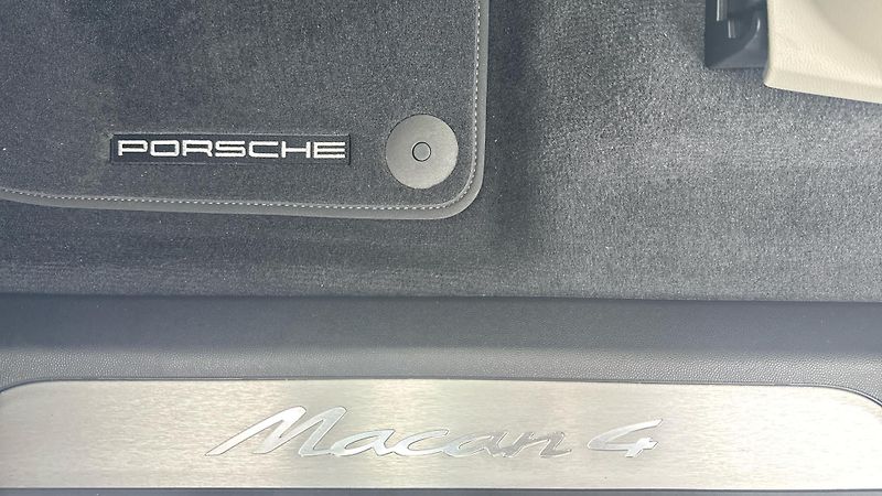 Porsche Macan (2025) 4 - fotka 19 z 29