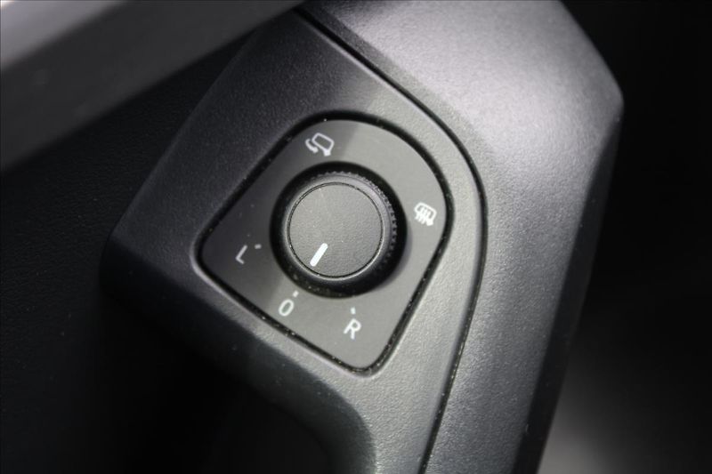 Seat Ateca 2,0 TDI  ČR,1.MAJ,A/T,4x4,FR - fotka 30 z 40