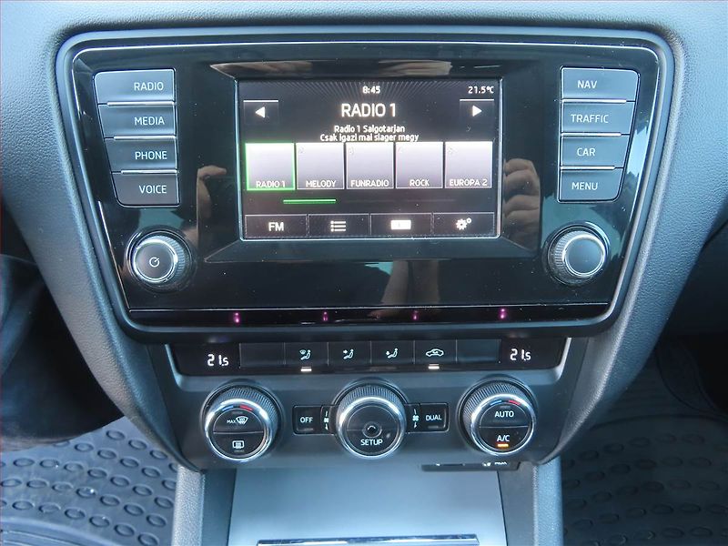 Škoda Octavia (2014) Ambition 2.0 TDI, Navi - fotka 12 z 17