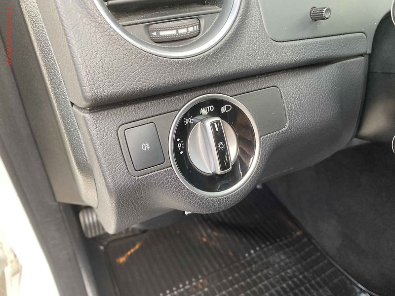 Mercedes-Benz Třídy C (2013) 1.8 C250, Edition, AT, bixen - fotka 15 z 18