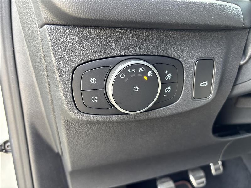 Ford Focus 1,5 EcoBlue 88 kW ST-line - fotka 26 z 43