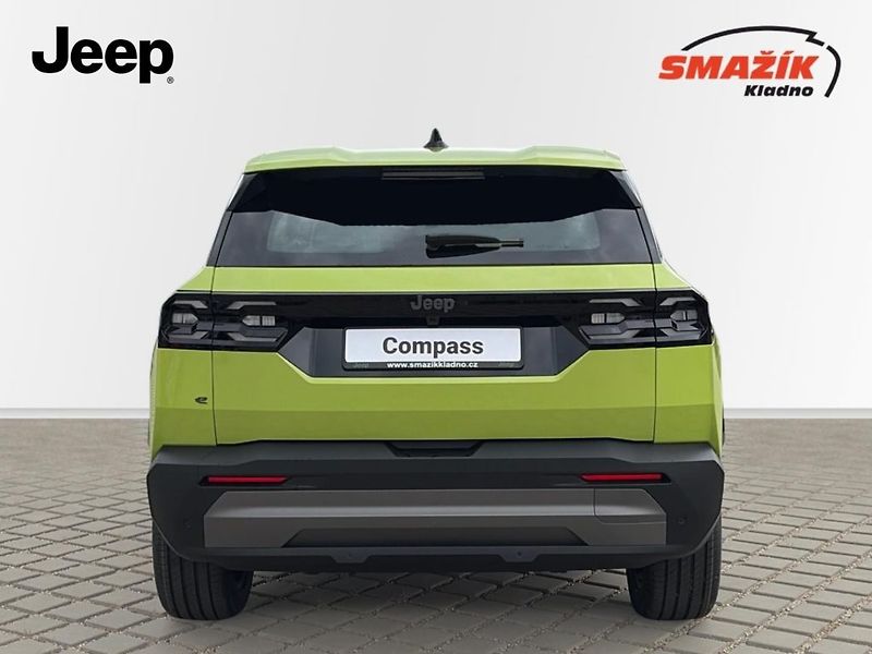 Jeep Compass (2026) Altitude Plug-in Hybrid 225k - fotka 5 z 23