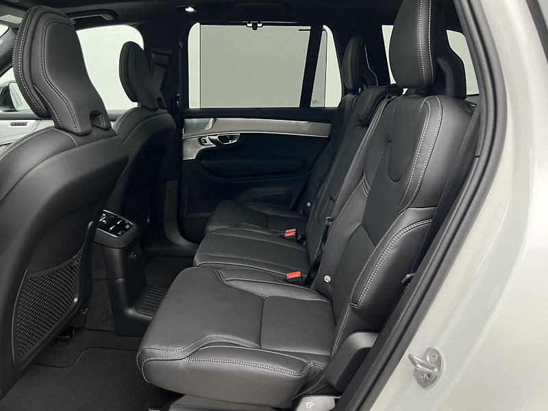 Volvo XC90 (2026) T8 AWD BLACK EDITION ULTRA - fotka 5 z 47