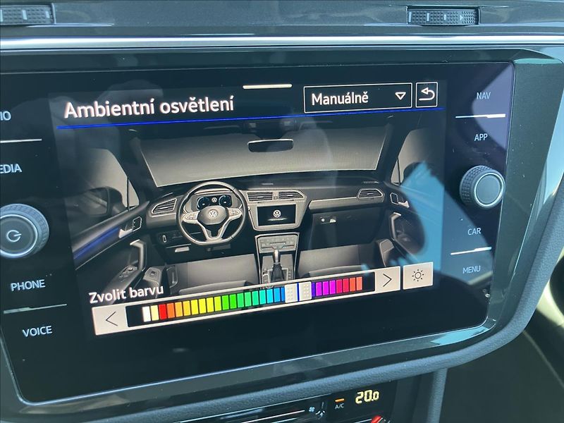 Volkswagen Tiguan 2,0 URBAN SPORT,4MOTION,TAŽNÉ - fotka 15 z 27
