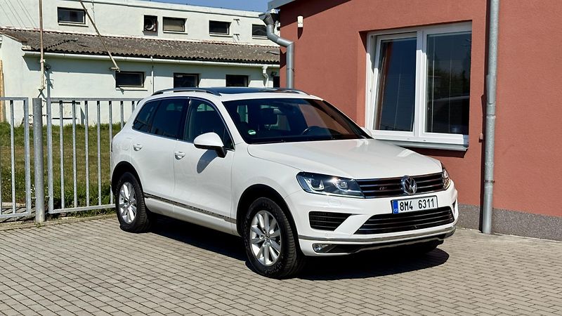 Volkswagen Touareg 3.0TDi*193kW*R-LINE*PERLEŤ - fotka 41 z 44
