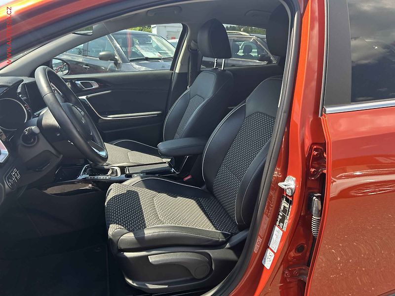 Kia XCeed (2023) 1.5 T-GDi, Exclusive, AT - fotka 9 z 20