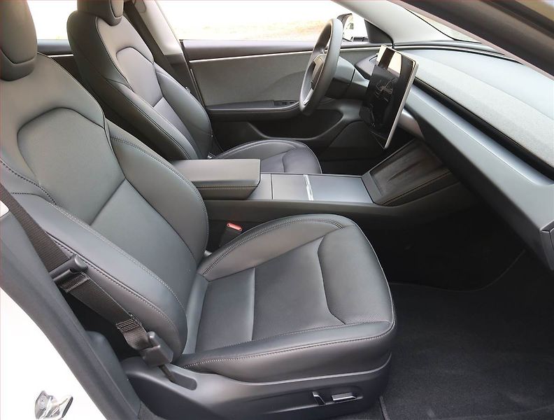 Tesla Model 3 (2023) Standard Range 60kWh, SoH 94% - fotka 9 z 32