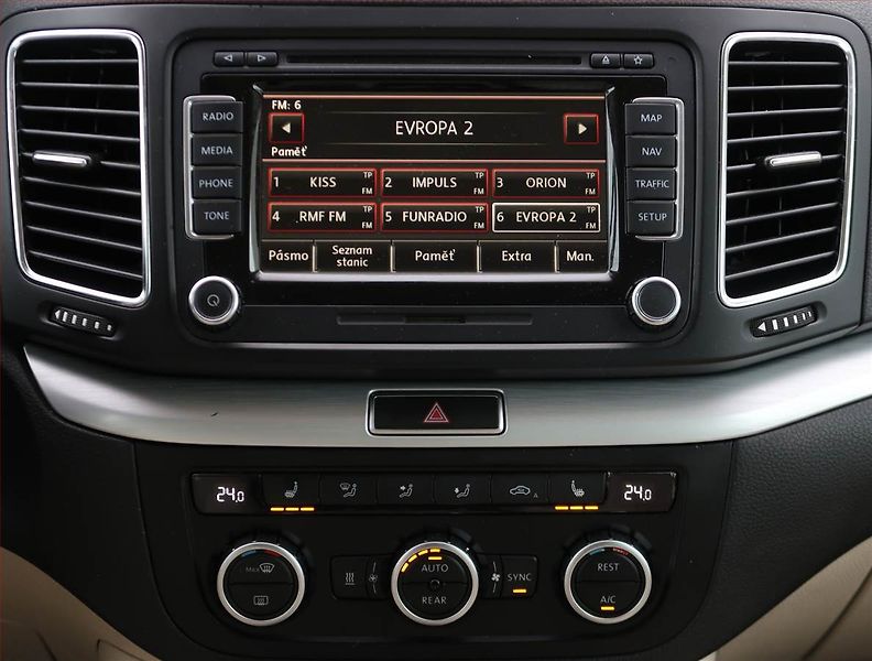 Volkswagen Sharan (2012) Highline 2.0 TDI BMT, Automat - fotka 12 z 25