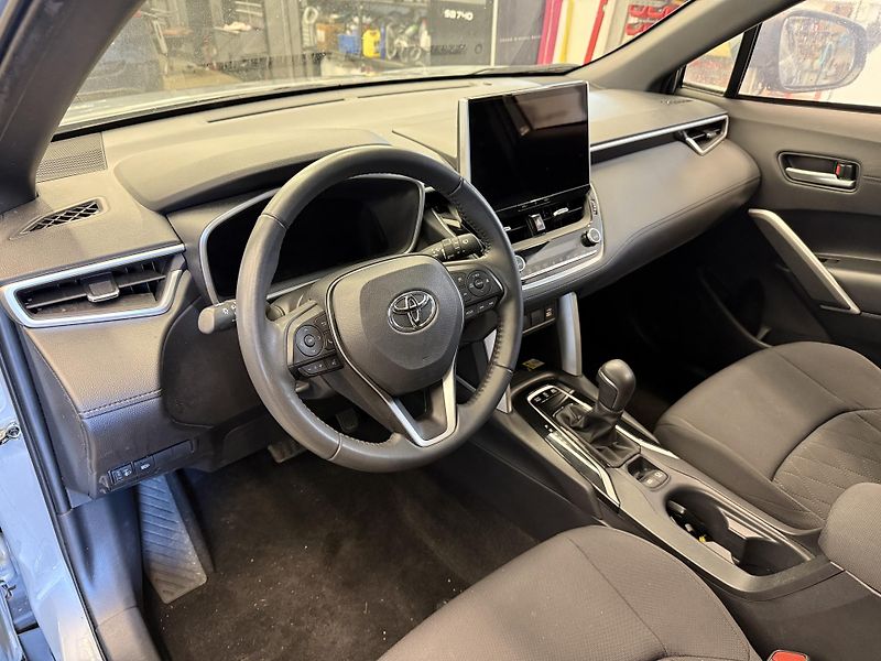 Toyota Corolla Cross 1.8l Hybrid 72 kW - fotka 11 z 22