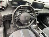 Peugeot 2008 (2020) 1.2PT, Allure, LED, navi - náhled 12